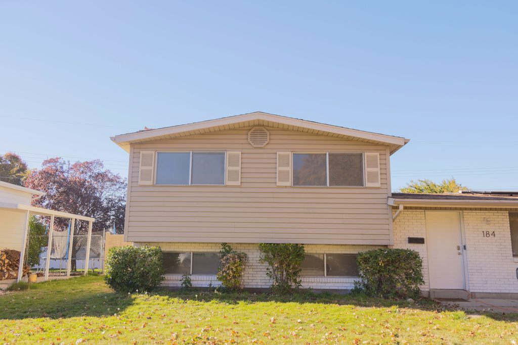 184 WOODLAND DR Orem, UT 84097