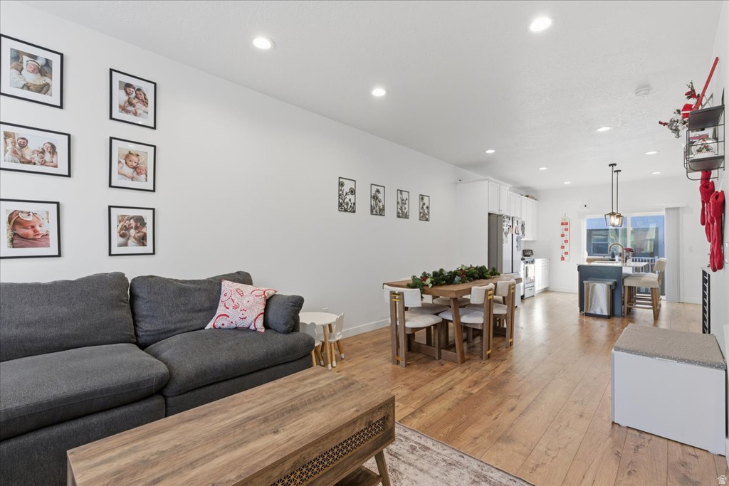 6643 W SKIP ROCK RD South Jordan, UT 84009