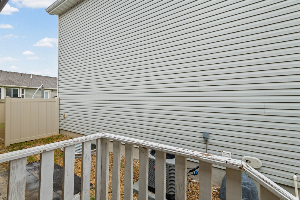 1653 E DOWNWATER ST Eagle Mountain, UT 84005