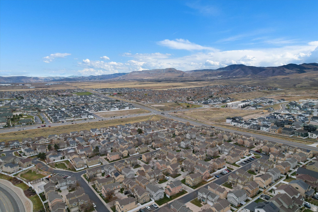 6777 S GREVILLEA LN West Jordan, UT 84081