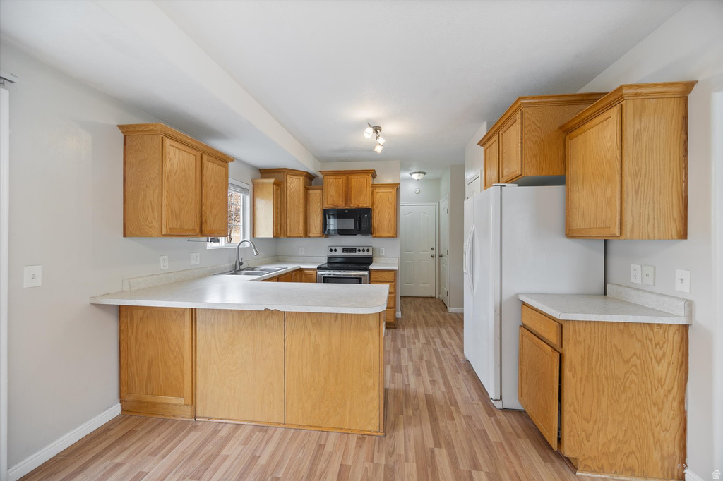 6777 S GREVILLEA LN West Jordan, UT 84081