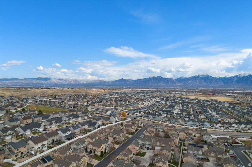 6777 S GREVILLEA LN West Jordan, UT 84081