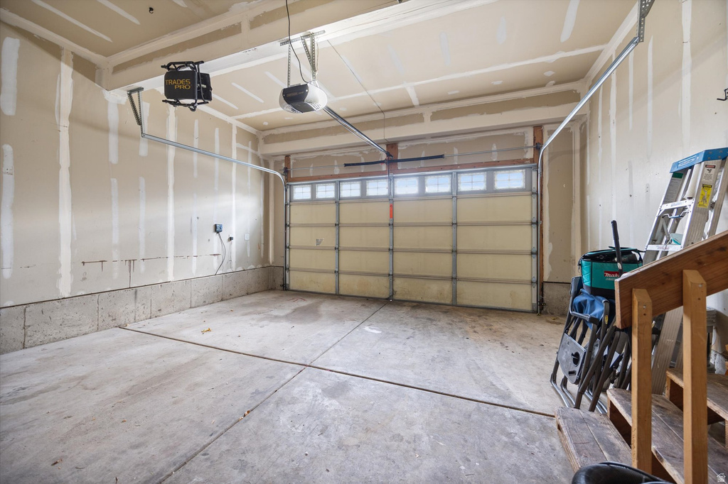 6777 S GREVILLEA LN West Jordan, UT 84081