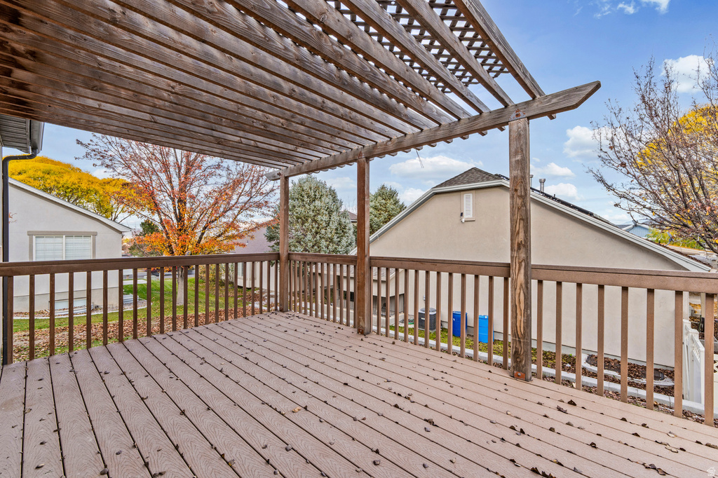 53 W LAKE VIEW TERRACE RD Saratoga Springs, UT 84045