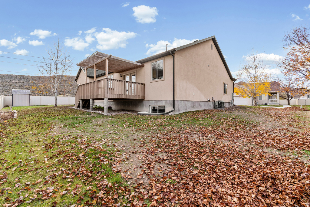 53 W LAKE VIEW TERRACE RD Saratoga Springs, UT 84045
