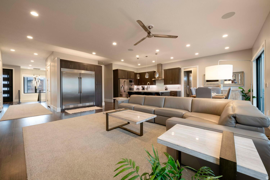 10946 S SADY LN Sandy, UT 84070