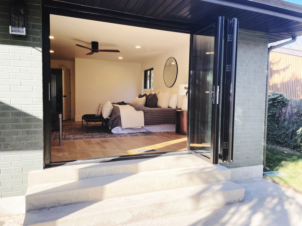 7565 S 3500 E Cottonwood Heights, UT 84121