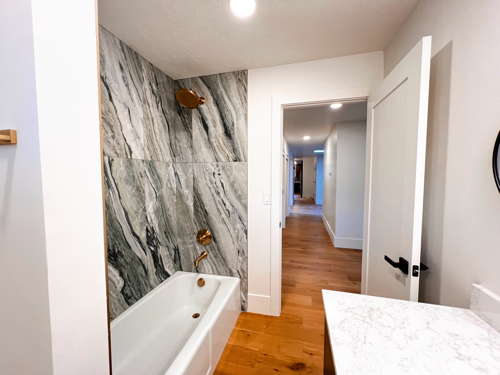 7565 S 3500 E Cottonwood Heights, UT 84121