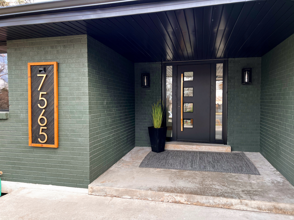 7565 S 3500 E Cottonwood Heights, UT 84121