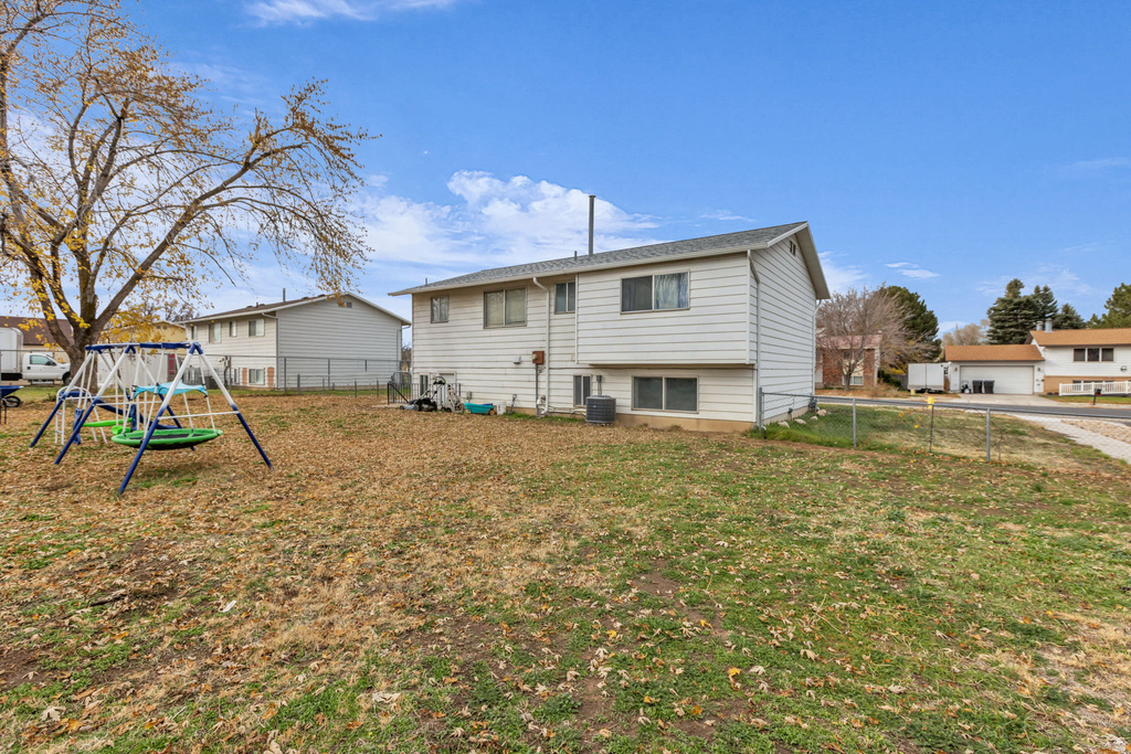 1118 N 575 W Clinton, UT 84015