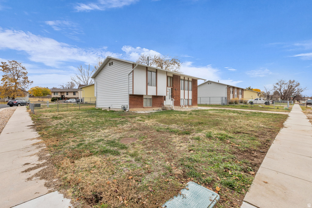 1118 N 575 W Clinton, UT 84015