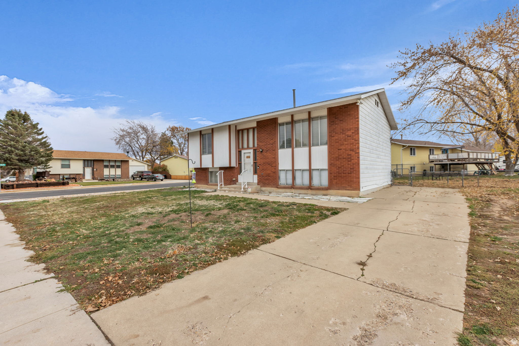 1118 N 575 W Clinton, UT 84015