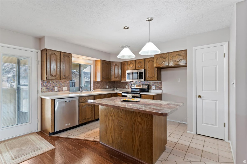 1046 E 5675 S South Ogden, UT 84405