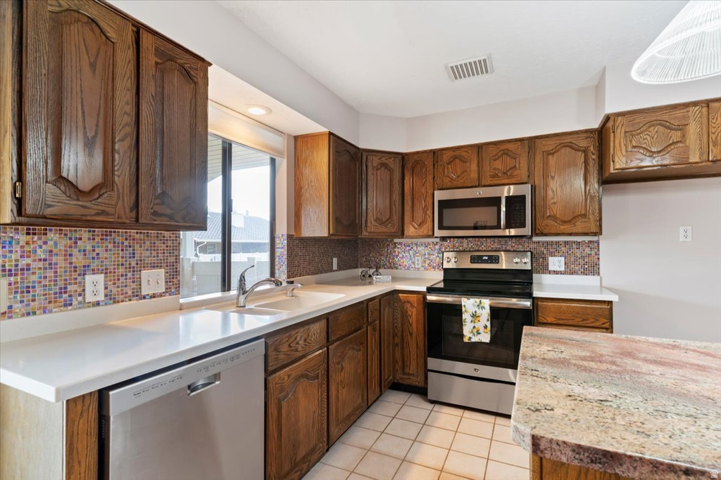 1046 E 5675 S South Ogden, UT 84405