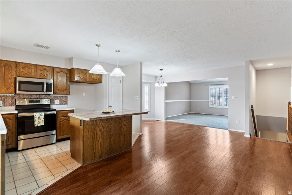 1046 E 5675 S South Ogden, UT 84405