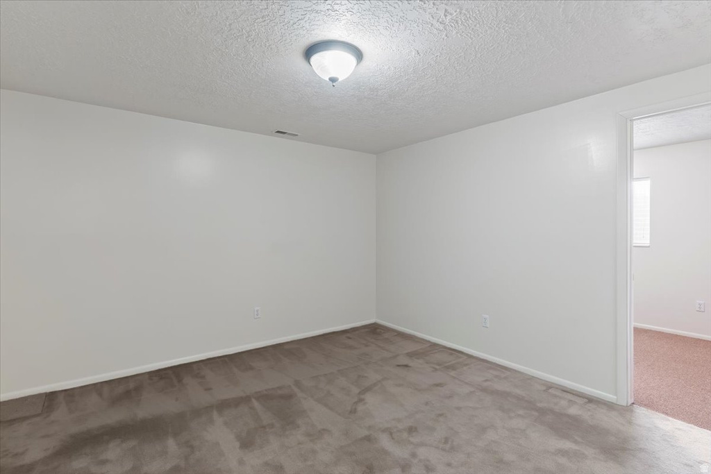 1046 E 5675 S South Ogden, UT 84405