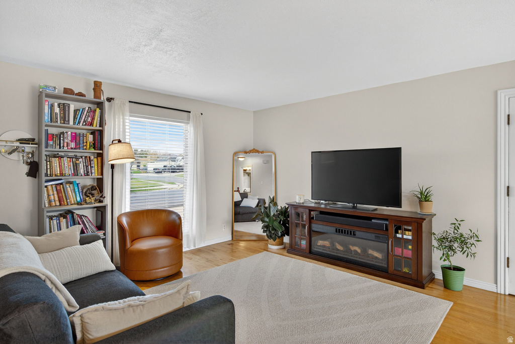 386 E PIONEER AVE Sandy, UT 84070