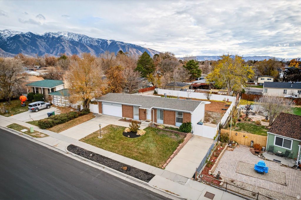 386 E PIONEER AVE Sandy, UT 84070