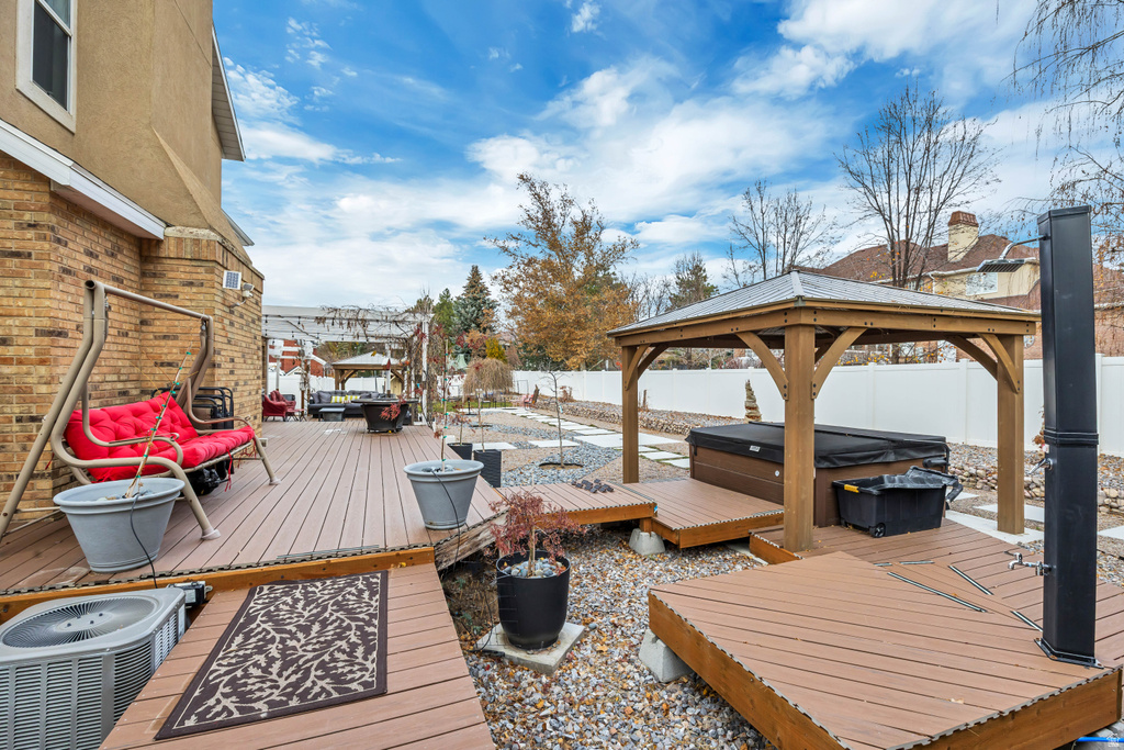 5 QUIETWOOD LN Sandy, UT 84092