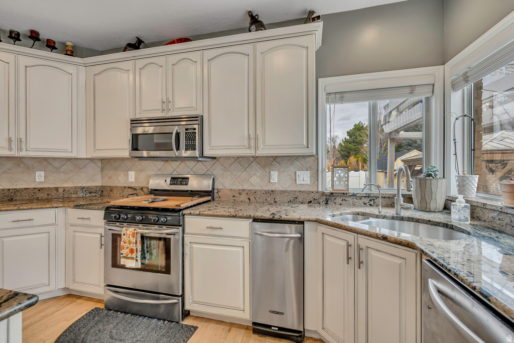 5 QUIETWOOD LN Sandy, UT 84092