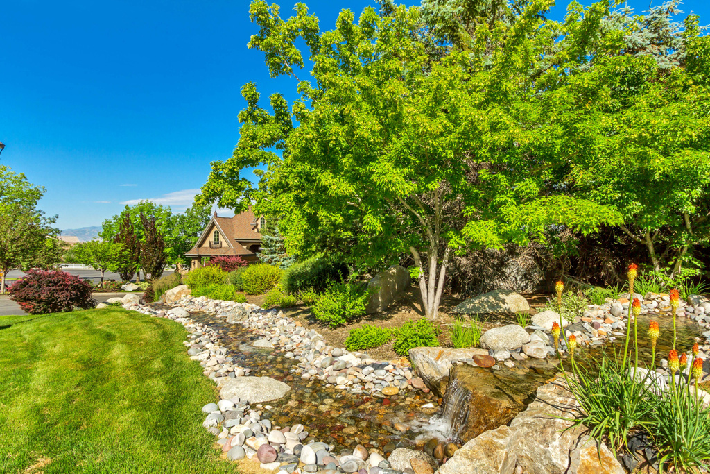 5 QUIETWOOD LN Sandy, UT 84092