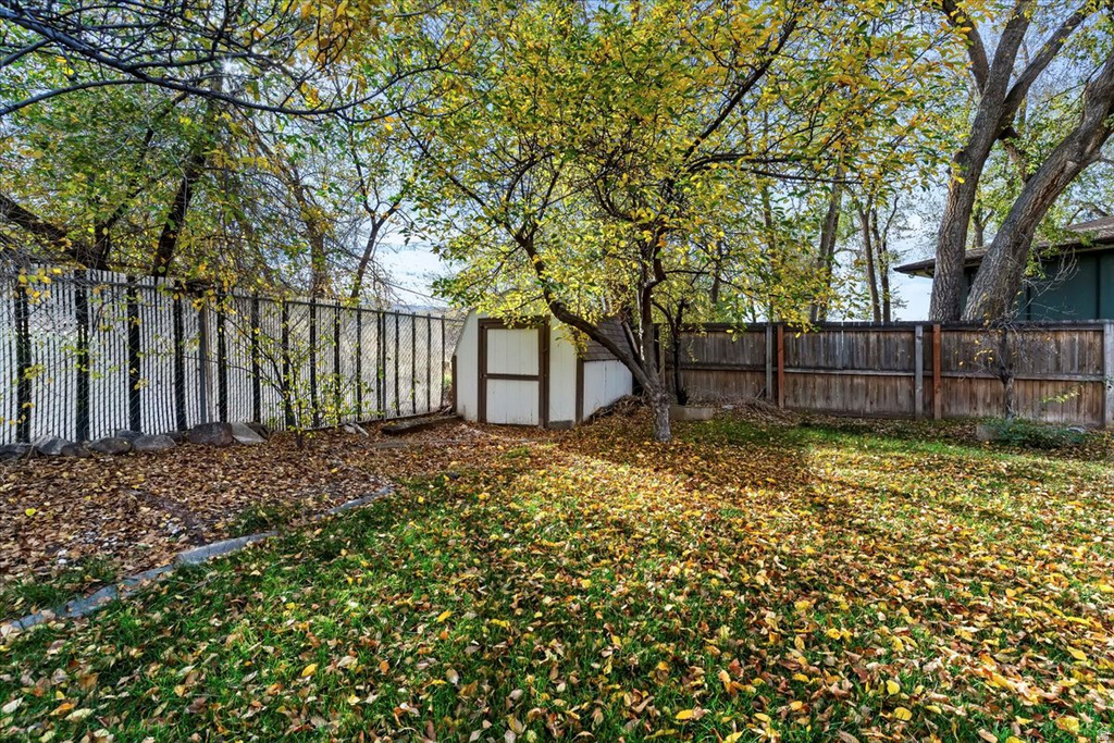 284 N 100 E North Salt Lake, UT 84054