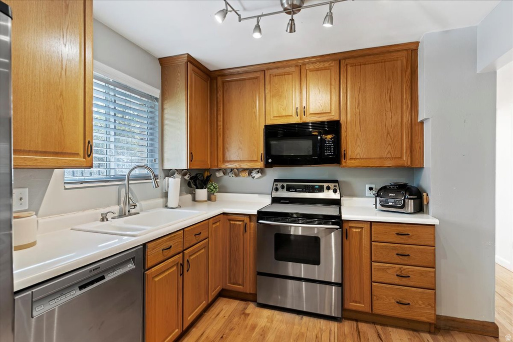 284 N 100 E North Salt Lake, UT 84054