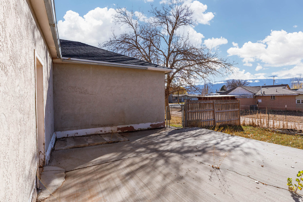 208 S 400 W Richfield, UT 84701