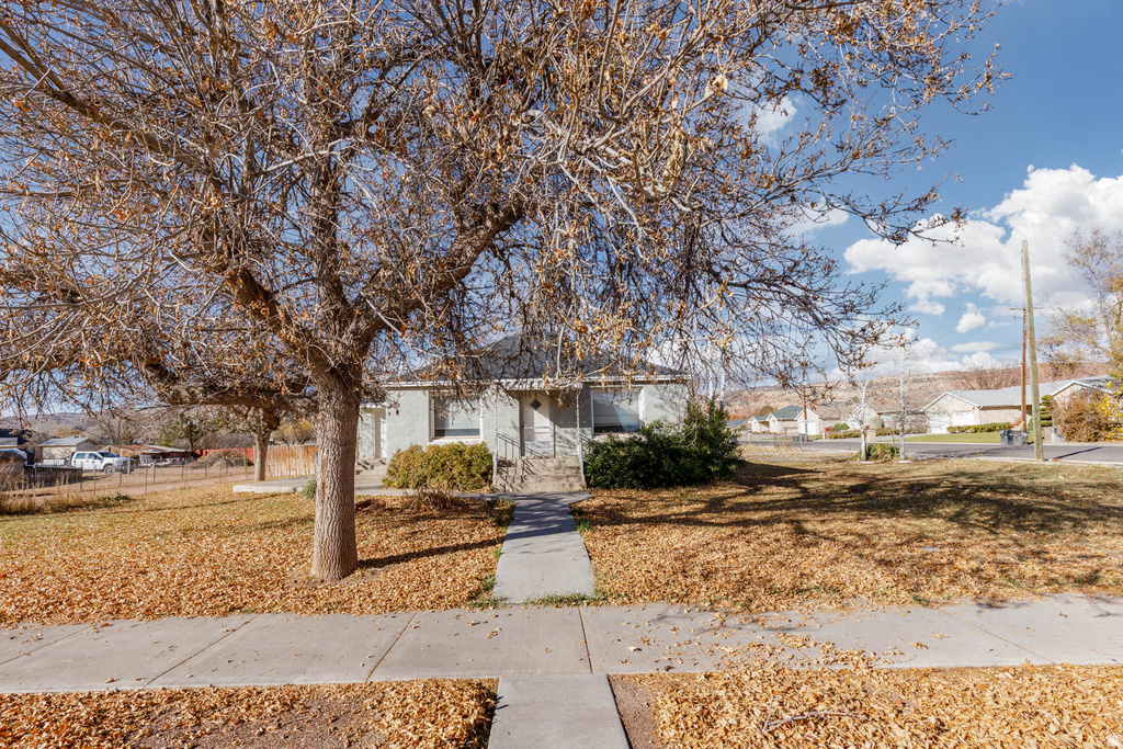 208 S 400 W Richfield, UT 84701