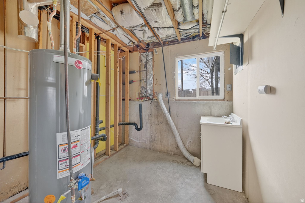 42 N BLAINE AVE Grantsville, UT 84029