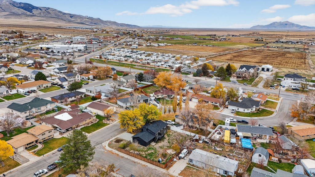 42 N BLAINE AVE Grantsville, UT 84029