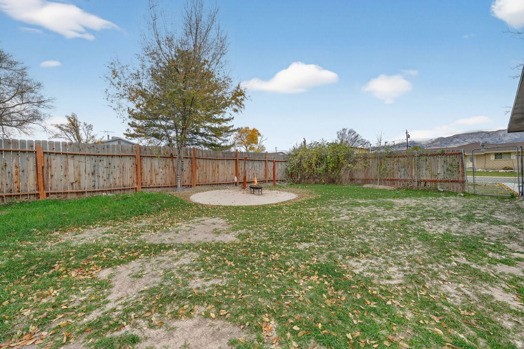 42 N BLAINE AVE Grantsville, UT 84029