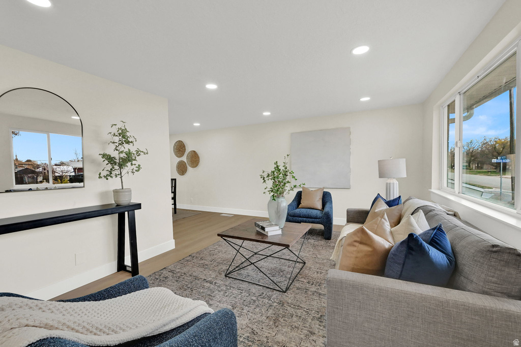 4220 S 2075 W Roy, UT 84067