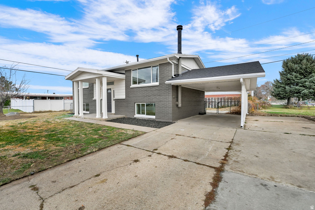 4220 S 2075 W Roy, UT 84067