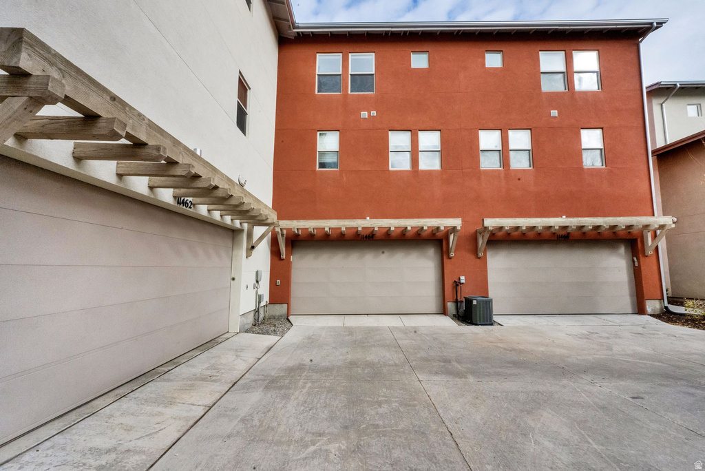 11464 S LAKE RUN RD South Jordan, UT 84009