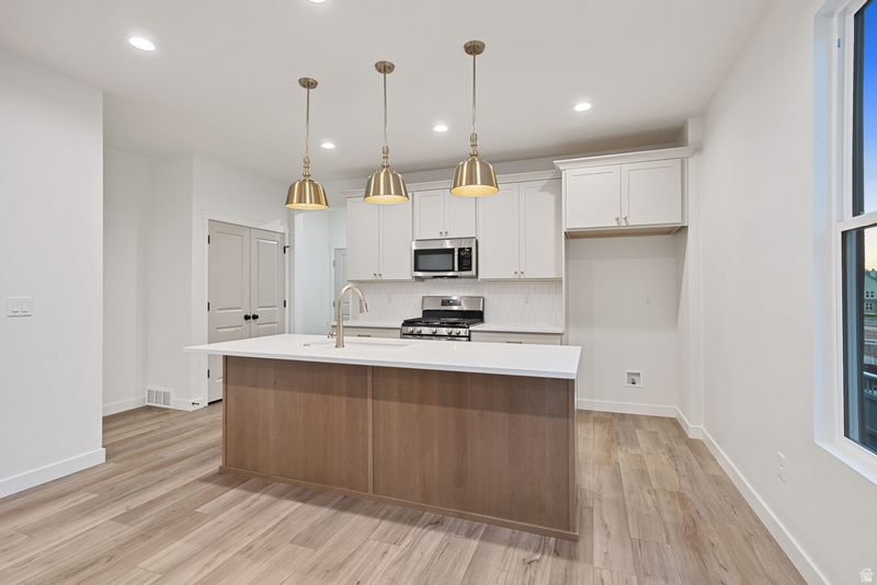 11369 S WATERCOURSE RD #383 South Jordan, UT 84009