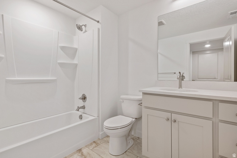 11367 S OFFSHORE WAY #382 South Jordan, UT 84009