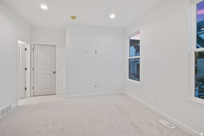 11367 S OFFSHORE WAY #382 South Jordan, UT 84009