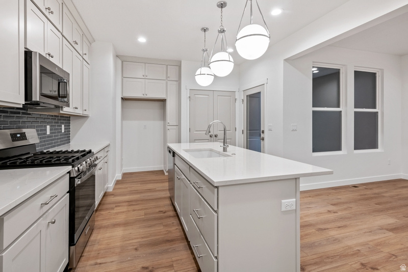 11367 S OFFSHORE WAY #382 South Jordan, UT 84009