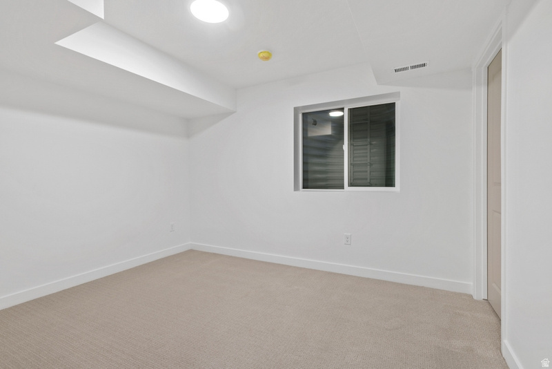 11367 S OFFSHORE WAY #382 South Jordan, UT 84009