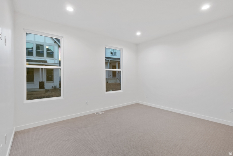 11367 S OFFSHORE WAY #382 South Jordan, UT 84009