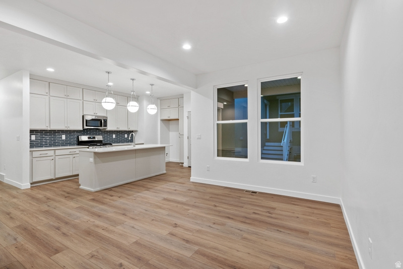 11367 S OFFSHORE WAY #382 South Jordan, UT 84009