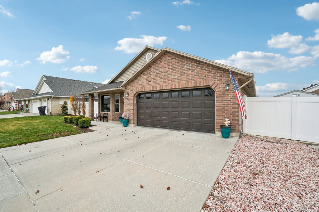 927 W 1730 N Clinton, UT 84015