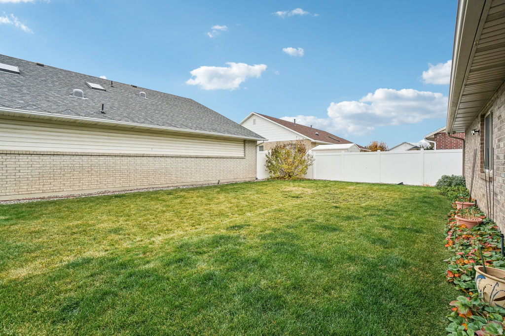 927 W 1730 N Clinton, UT 84015