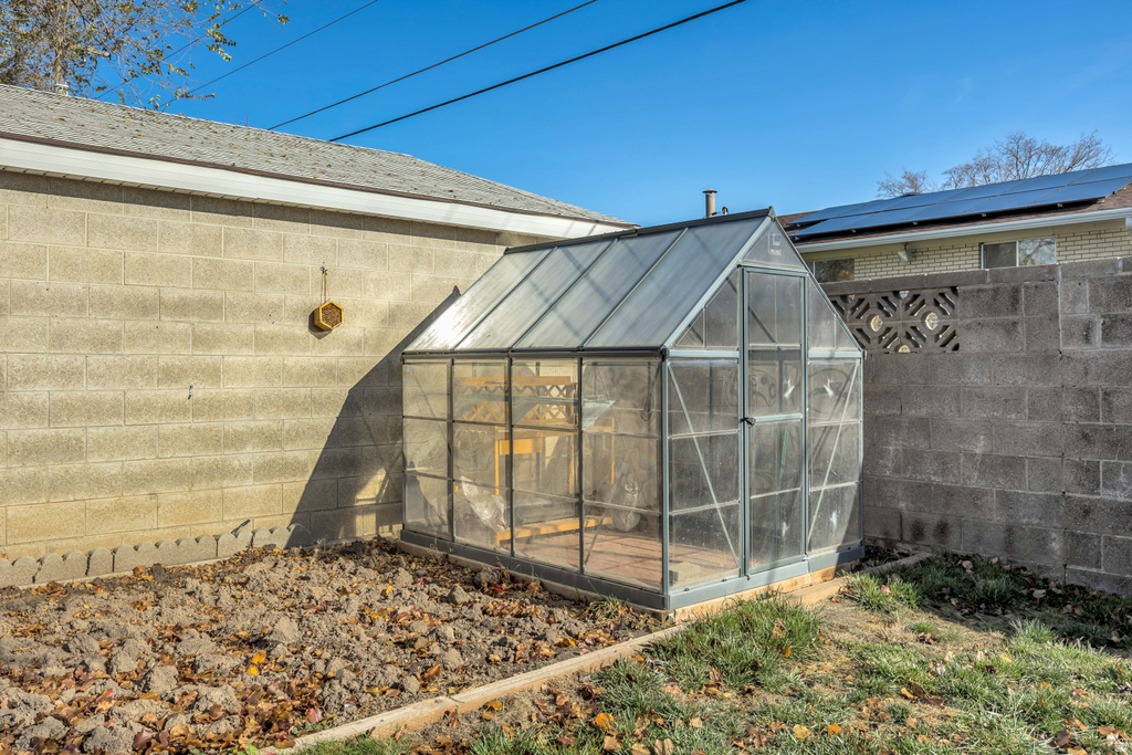 8331 S MONROE ST Midvale, UT 84047