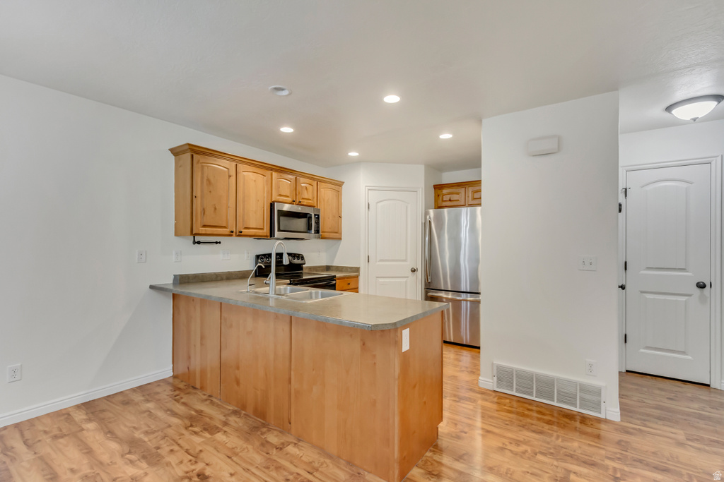 8121 N PLUM CIR Eagle Mountain, UT 84005