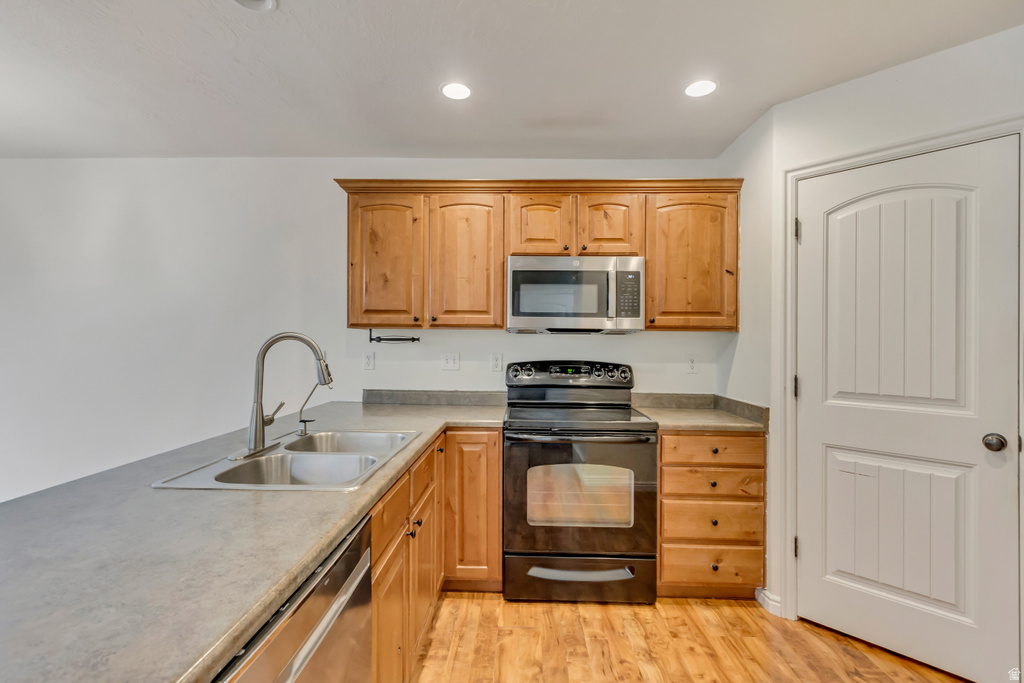 8121 N PLUM CIR Eagle Mountain, UT 84005