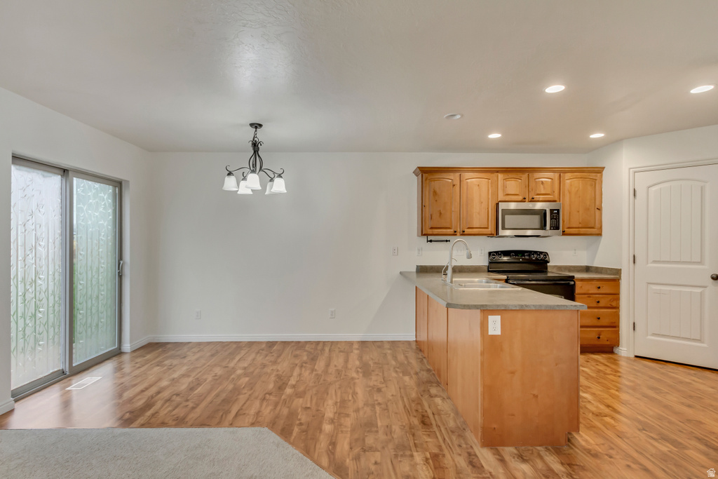 8121 N PLUM CIR Eagle Mountain, UT 84005