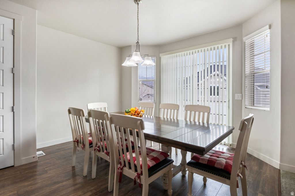 673 W DEEPDALE CT Stansbury Park, UT 84074