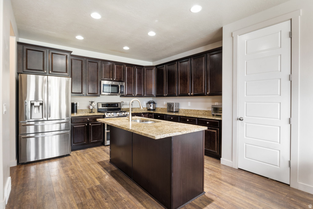 673 W DEEPDALE CT Stansbury Park, UT 84074